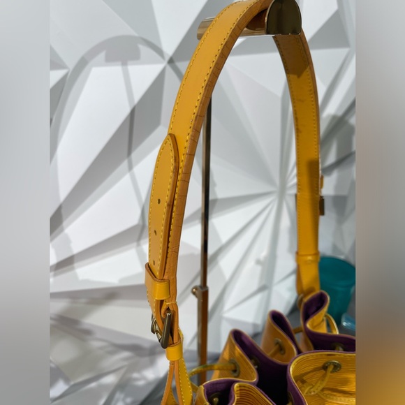 Louis Vuitton Yellow Epi Noe Bucket Drawstring Bag - Picture 3 of 16